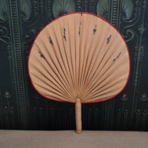 vintage wicker fan wall decor - Picture 1 of 2